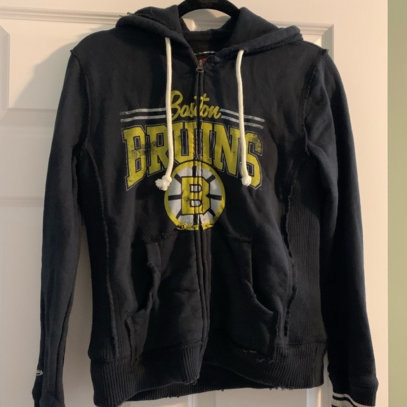 bruins sweatshirt